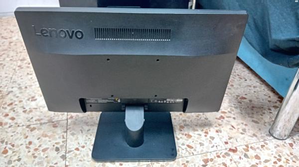 מסך מחשב של חברת lenovo