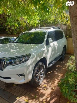 טויוטה לנד קרוזר ארוך 4X4 Limited אוט' דיזל 7 מק' 2.8 (177 כ"ס) דיזל 2019 למכירה בהוד השרון