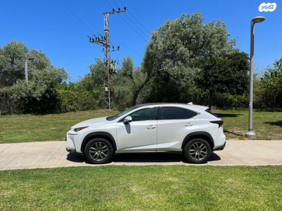 לקסוס NX NX200T Luxury אוט' 2.0 (238 כ"ס) בנזין 2015 למכירה בתל אביב יפו