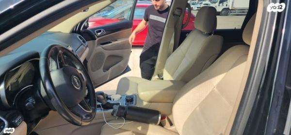 ג'יפ / Jeep גרנד צ'ירוקי 4X4 Laredo אוט' 5 מק' 3.6 (286 כ''ס) בנזין 2019 למכירה בכפר יונה