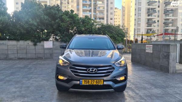 יונדאי סנטה פה 4X4 Premium אוט' בנזין 7 מק' 2.4 (192 כ"ס) בנזין 2018 למכירה בחולון