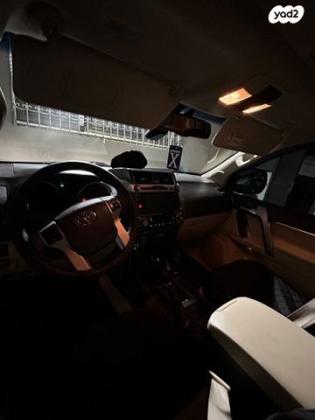 טויוטה לנד קרוזר ארוך 4X4 VX אוט' דיזל 7 מק' 2.8 (177 כ"ס) דיזל 2017 למכירה בתל אביב יפו