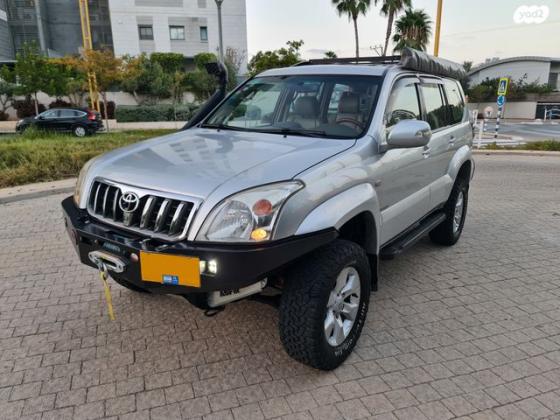 טויוטה לנד קרוזר ארוך 4X4 Luxury אוט' 8 מק' 4.0 (250 כ''ס) בנזין 2004 למכירה בקרית אונו