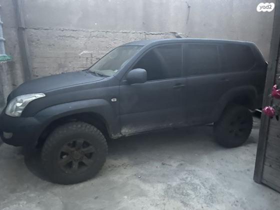 טויוטה לנד קרוזר ארוך 4X4 STD אוט' דיזל 8 מק' 3.0 (166 כ''ס) דיזל 2006 למכירה בבית ג'ן