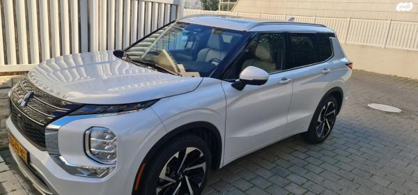 מיצובישי אאוטלנדר Luxury אוט' 7 מק' 2.5 (181 כ"ס) בנזין 2021 למכירה בנהריה