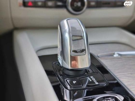 וולוו XC40 T4 Momentum with Leather אוט' 2.0 (190 כ''ס) בנזין 2019 למכירה בראשון לציון