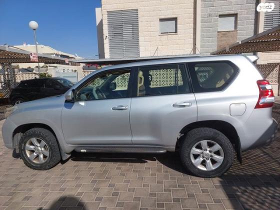 טויוטה לנד קרוזר ארוך 4X4 Select AC אוט' דיזל 7 מק' 3.0 (190 כ''ס) דיזל 2014 למכירה בראשון לציון