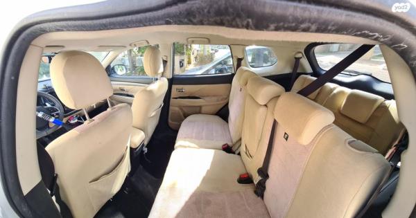 מיצובישי אאוטלנדר Instyle אוט' 7 מק' 2.0 (150 כ"ס) בנזין 2015 למכירה בראשון לציון