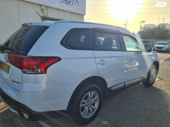 מיצובישי אאוטלנדר 4X4 Supreme אוט' 7 מק' 2.0 (150 כ"ס) בנזין 2016 למכירה בחולון