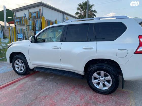 טויוטה לנד קרוזר ארוך 4X4 Select אוט' דיזל 7 מק' 2.8 (177 כ"ס) דיזל 2017 למכירה בכפר קאסם