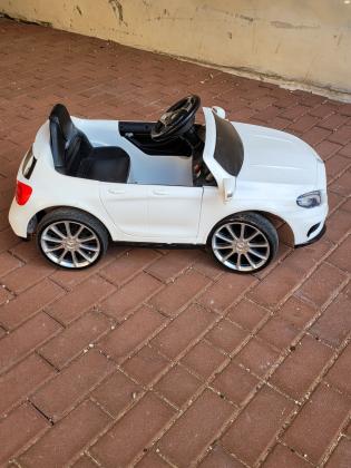 ממונע מרסדס יש תקלה עם