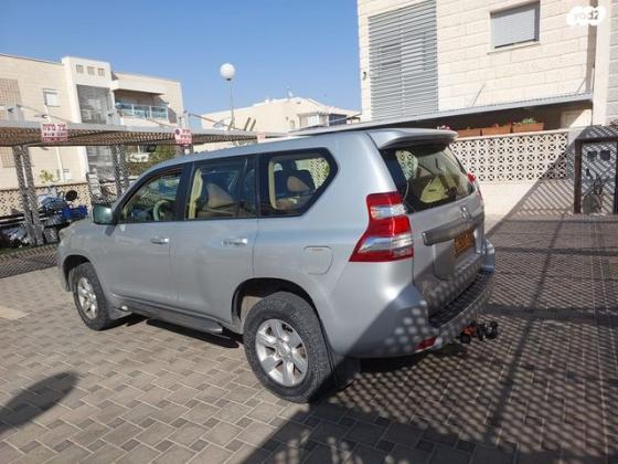 טויוטה לנד קרוזר ארוך 4X4 Select AC אוט' דיזל 7 מק' 3.0 (190 כ''ס) דיזל 2014 למכירה בראשון לציון