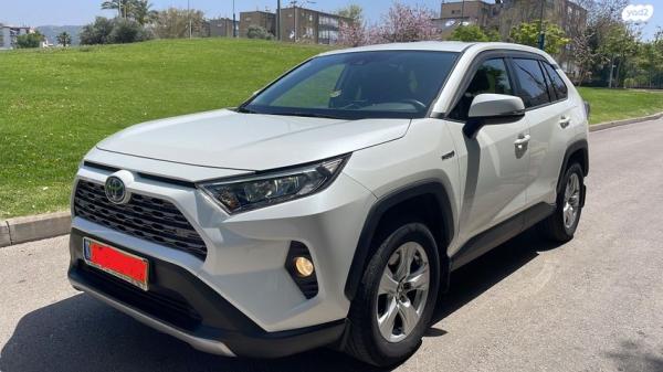 טויוטה RAV4 הייבריד E-xperience הייבריד 5 דל' אוט' 2.5 (178 כ''ס) בנזין 2021 למכירה בשריד