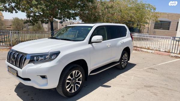 טויוטה לנד קרוזר ארוך Sahara אוט' 7 מק' דיזל 5 דל' 2.8 (204 כ"ס) דיזל 2023 למכירה בבאר שבע