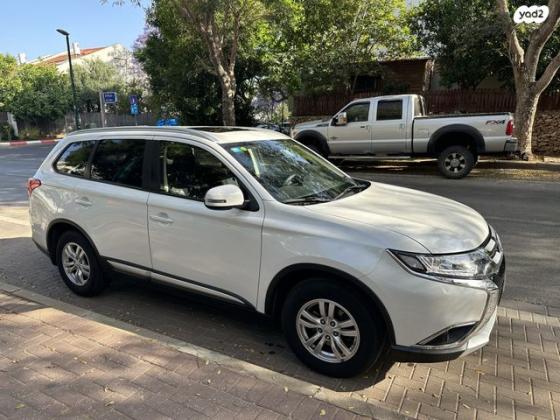 מיצובישי אאוטלנדר Instyle אוט' 7 מק' 2.0 (150 כ"ס) בנזין 2016 למכירה בהרצליה
