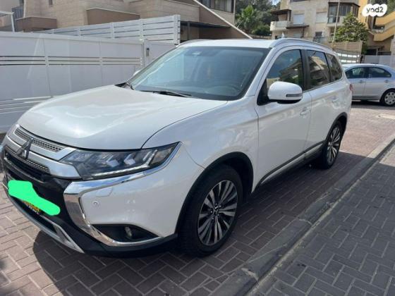 מיצובישי אאוטלנדר Premium אוט' 7 מק' 2.0 (150 כ''ס) בנזין 2020 למכירה במגדל העמק