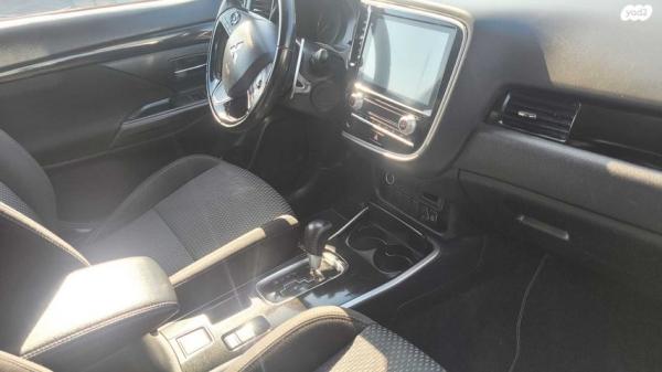 מיצובישי אאוטלנדר Intense אוט' 7 מק' 2.0 (150 כ"ס) בנזין 2020 למכירה בחדרה