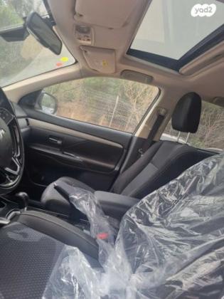 מיצובישי אאוטלנדר Instyle אוט' 7 מק' 2.0 (150 כ"ס) בנזין 2017 למכירה בנתניה