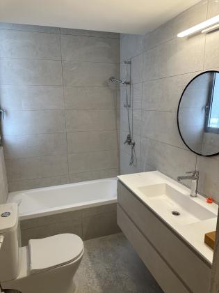 אנשי בראשית 8 (הדר)