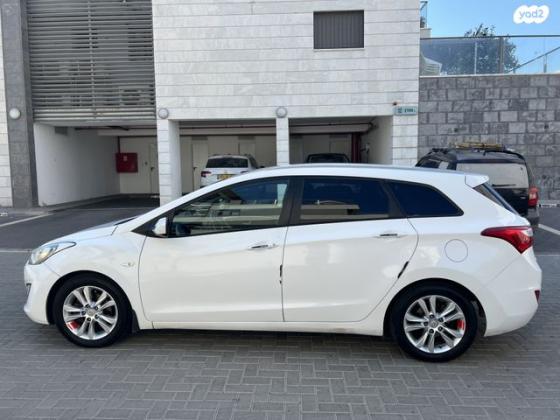 יונדאי i30 Inspire סטיישן אוט' 1.6 (135 כ"ס) בנזין 2015 למכירה בטבריה