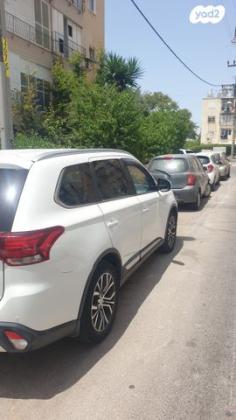 מיצובישי אאוטלנדר Premium אוט' 7 מק' 2.0 (150 כ''ס) בנזין 2016 למכירה בחולון