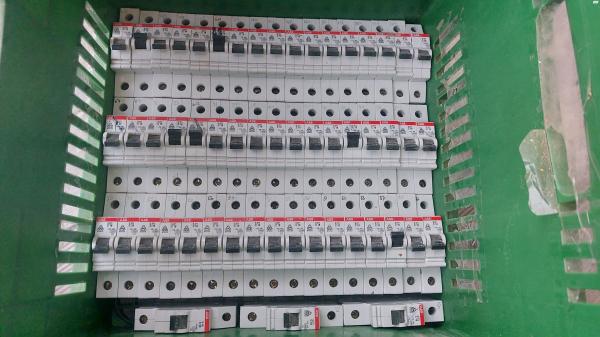 מאמתים של חברת ABB חז