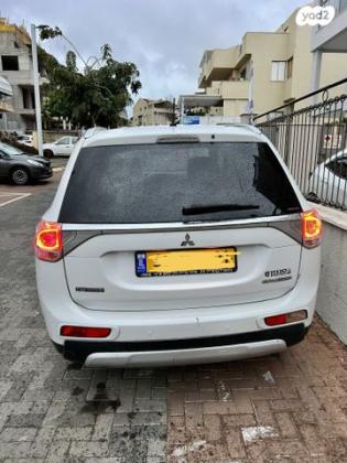 מיצובישי אאוטלנדר 4X4 Limited אוט' 7 דיזל מק' 2.3 (150 כ"ס) דיזל 2014 למכירה בראשון לציון