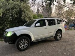 ניסאן פאת'פיינדר 4X4 LE אוט' דיזל 7 מק' 2.5 (190 כ''ס) דיזל 2012 למכ