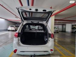 מיצובישי אאוטלנדר PHEV 4X4 Luxury הייבריד אוט' 5 מק' 2.4 (135 כ''ס) ה