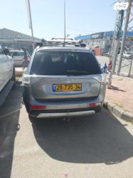 מיצובישי אאוטלנדר 4X4 Limited אוט' 7 דיזל מק' 2.3 (150 כ"ס) דיזל 2015