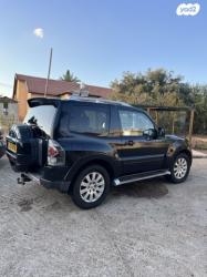 מיצובישי פג'רו קצר 4X4 Limited אוט' דיזל 5 מק' 3.2 (170 כ''ס) דיזל 200