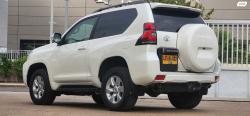 טויוטה לנד קרוזר קצר 4X4 Luxury SWB אוט' 3 דלתות דיזל 2.8 (204 כ''ס) 