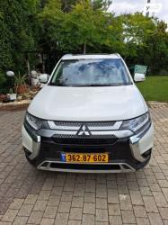 מיצובישי אאוטלנדר Instyle אוט' 7 מק' 2.0 (150 כ"ס) בנזין 2021 למכיר