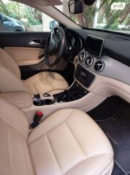 מרצדס GLA GLA200 Urban אוט' 1.6 (156 כ''ס) [2014-2017] בנזין 2015 למכירה בתל