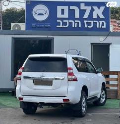 טויוטה לנד קרוזר ארוך 4X4 Luxury אוט' דיזל 7 מק' 2.8 (177 כ"ס) דיזל