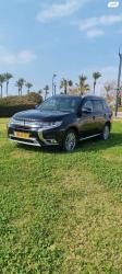 מיצובישי אאוטלנדר PHEV 4X4 Luxury הייבריד אוט' 5 מק' 2.4 (135 כ''ס) ה