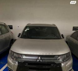 מיצובישי אאוטלנדר PHEV 4X4 Luxury הייבריד אוט' 5 מק' 2.4 (135 כ''ס) ה