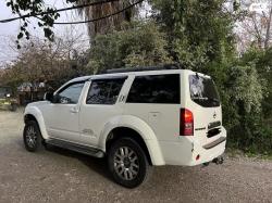 ניסאן פאת'פיינדר 4X4 LE אוט' דיזל 7 מק' 2.5 (190 כ''ס) דיזל 2012 למכ