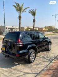 טויוטה לנד קרוזר ארוך 4X4 STD אוט' דיזל 8 מק' 3.0 (166 כ''ס) דיזל 2