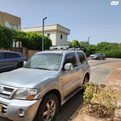 מיצובישי פג'רו קצר 4X4 Limited אוט' דיזל 5 מק' 3.2 (160 כ''ס) דיזל 200