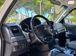 מיצובישי פג'רו ארוך 4X4 Desert אוט' דיזל 7 מק' 3.2 (200 כ"ס) דיזל 201