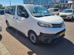 טויוטה פרואייס Medium אוט' דיזל 3 מק' 4 דל' 2.0 (177 כ"ס) דיזל 2017 ל