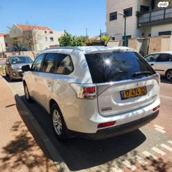 מיצובישי אאוטלנדר Instyle אוט' 5 מק' 2.0 (150 כ"ס) בנזין 2014 למכיר