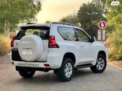 טויוטה לנד קרוזר קצר 4X4 Luxury SWB אוט' 3 דלתות דיזל 2.8 (204 כ''ס) 