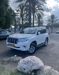 טויוטה לנד קרוזר קצר 4X4 Luxury SWB אוט' 3 דלתות דיזל 2.8 (204 כ''ס) 