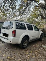 ניסאן פאת'פיינדר 4X4 LE אוט' דיזל 7 מק' 2.5 (190 כ''ס) דיזל 2012 למכ