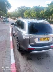 מיצובישי אאוטלנדר 4X4 Limited אוט' 7 דיזל מק' 2.3 (150 כ"ס) דיזל 2015