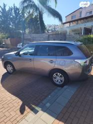 מיצובישי אאוטלנדר Instyle אוט' 5 מק' 2.0 (150 כ"ס) בנזין 2013 למכיר