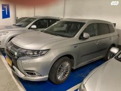 מיצובישי אאוטלנדר PHEV 4X4 Luxury הייבריד אוט' 5 מק' 2.4 (135 כ''ס) ה