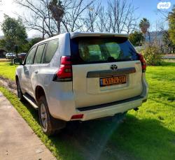 טויוטה לנד קרוזר ארוך 4X4 Luxury אוט' דיזל 5 מק' 2.8 (177 כ"ס) דיזל